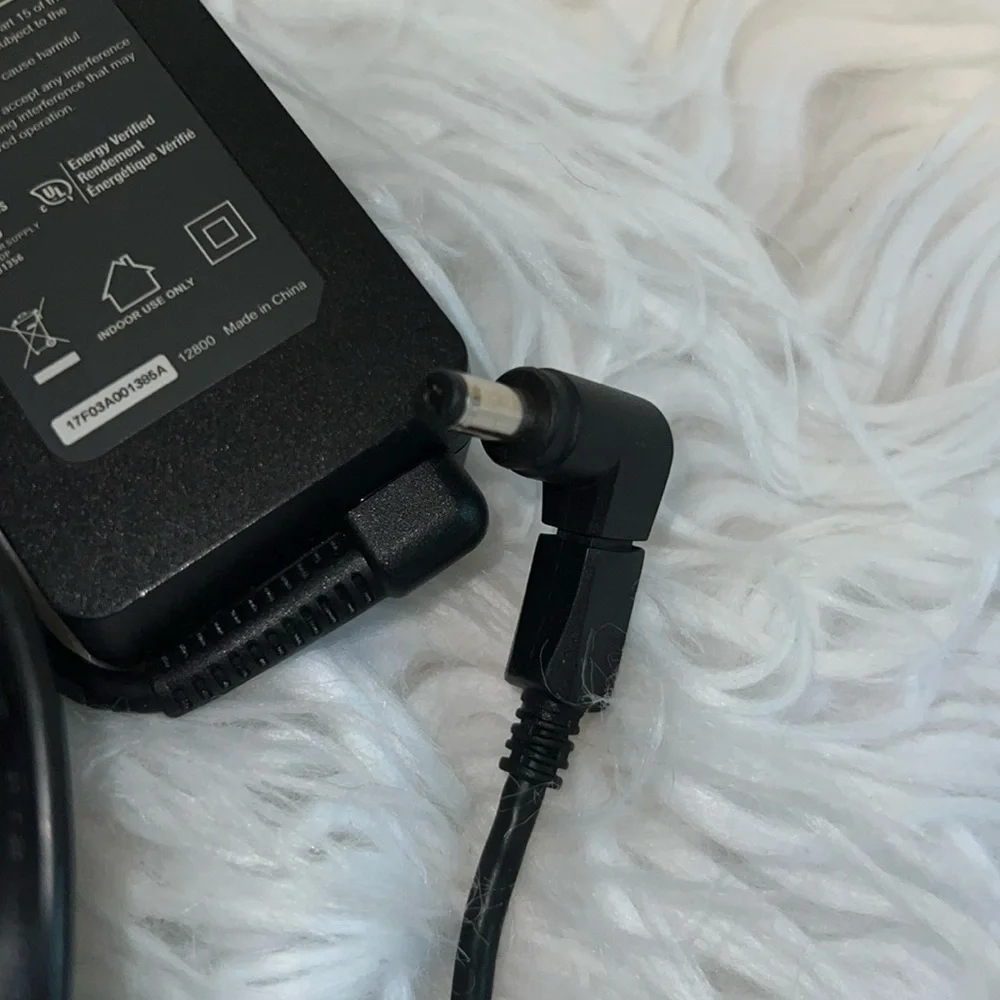 INSIGNIA 65W AC Adapter